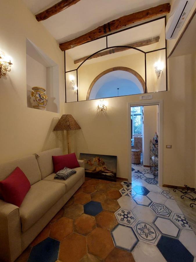 Dimora Storica "Le Stanze Di Dioniso" Villa Napoli Eksteriør billede