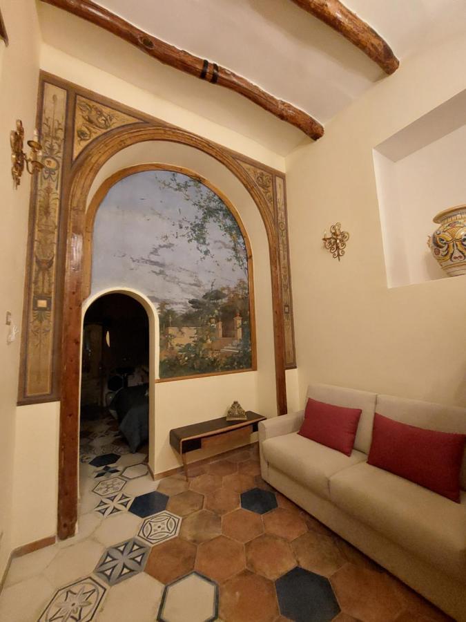 Dimora Storica "Le Stanze Di Dioniso" Villa Napoli Eksteriør billede